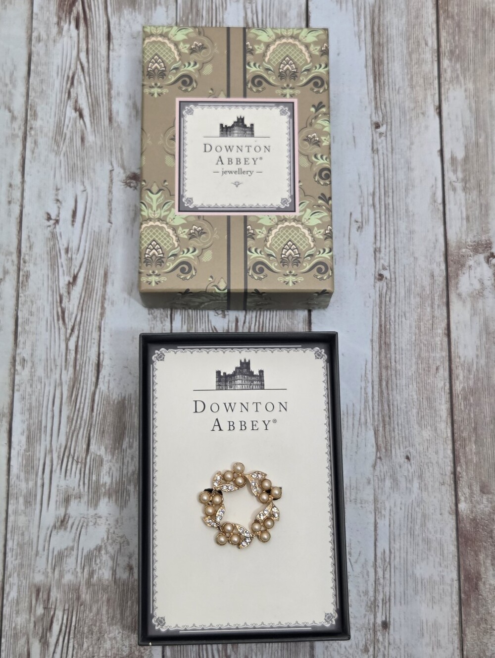 NIB Downton Abbey Pearl & Rhinestone Wreath Brooch Pin 👑 Vintage Style ✨